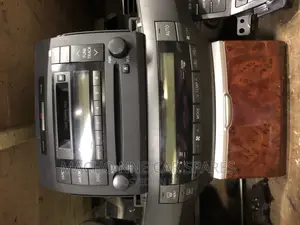 Toyota Premio 240 Radio Unit