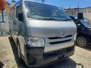 Toyota HiAce 2017 Silver
