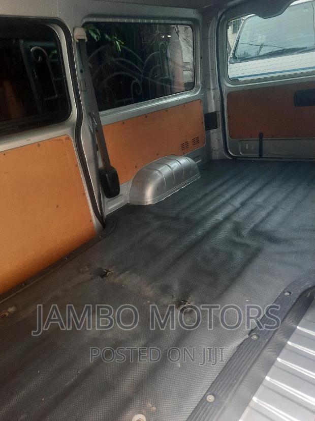 Toyota HiAce 2017 Silver - thumbnail 6