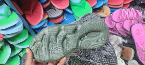 Foam Runners Yeezy - thumbnail 3