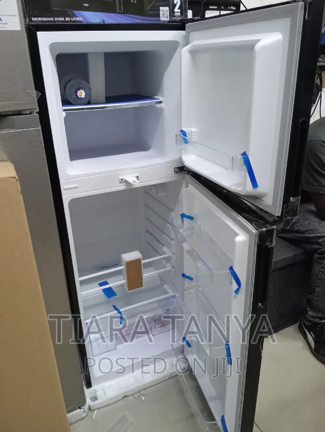 Von VART-19DHS 136L Double Door Fridge