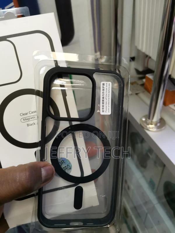 Black Clear Magsafe Case for iPhone 15 Pro - thumbnail 2