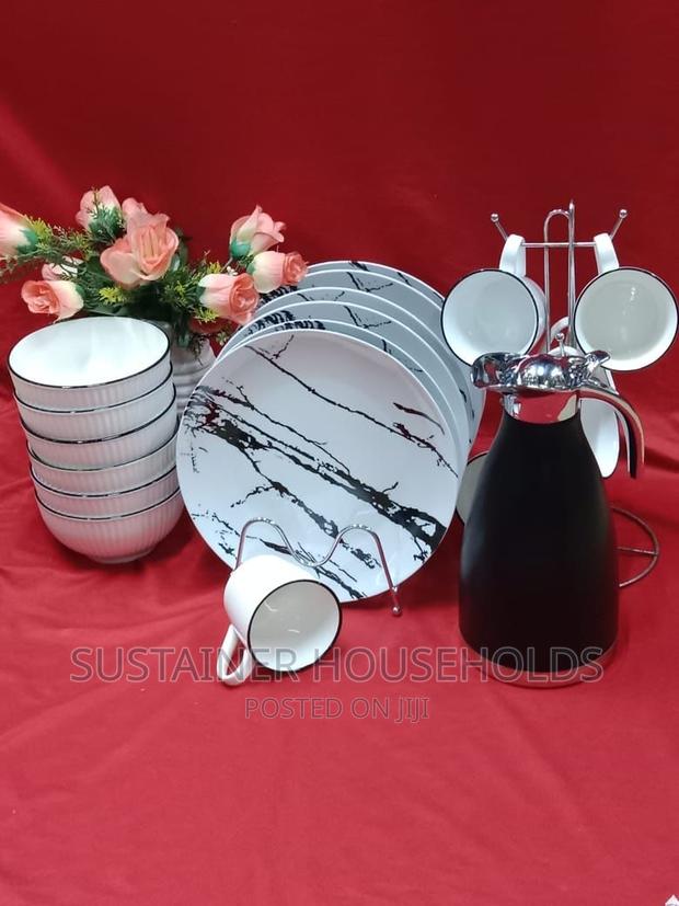 19pcs Dinner Set6 Black Cups,6 Bowls
6 Plates
Flask 2l - main view