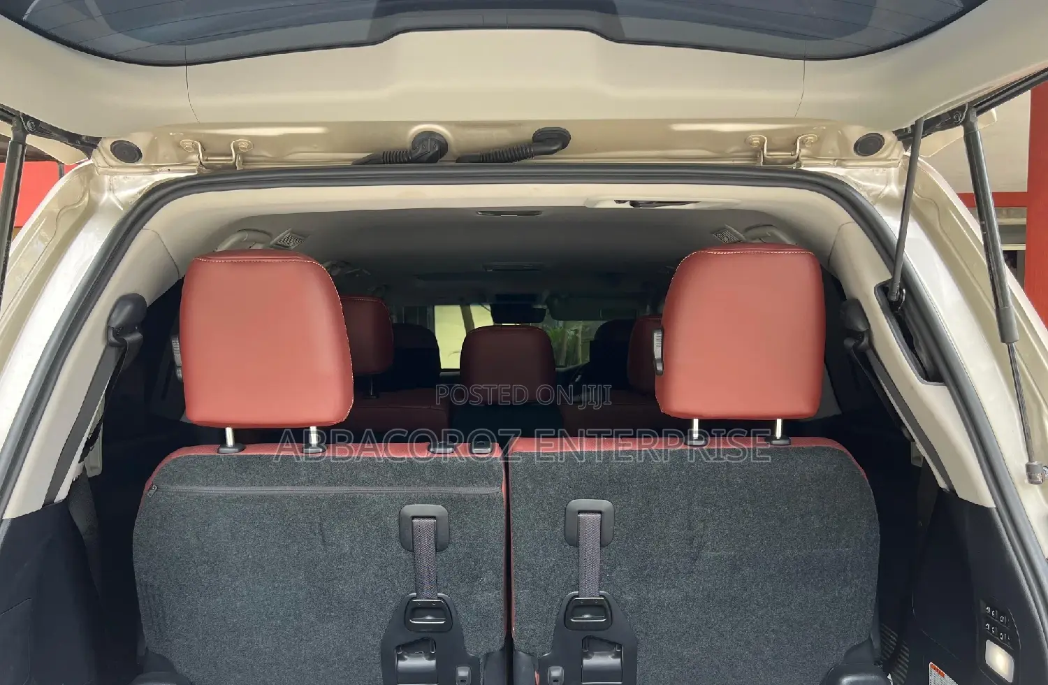 Lexus LX 570 AWD 2016 Gold
