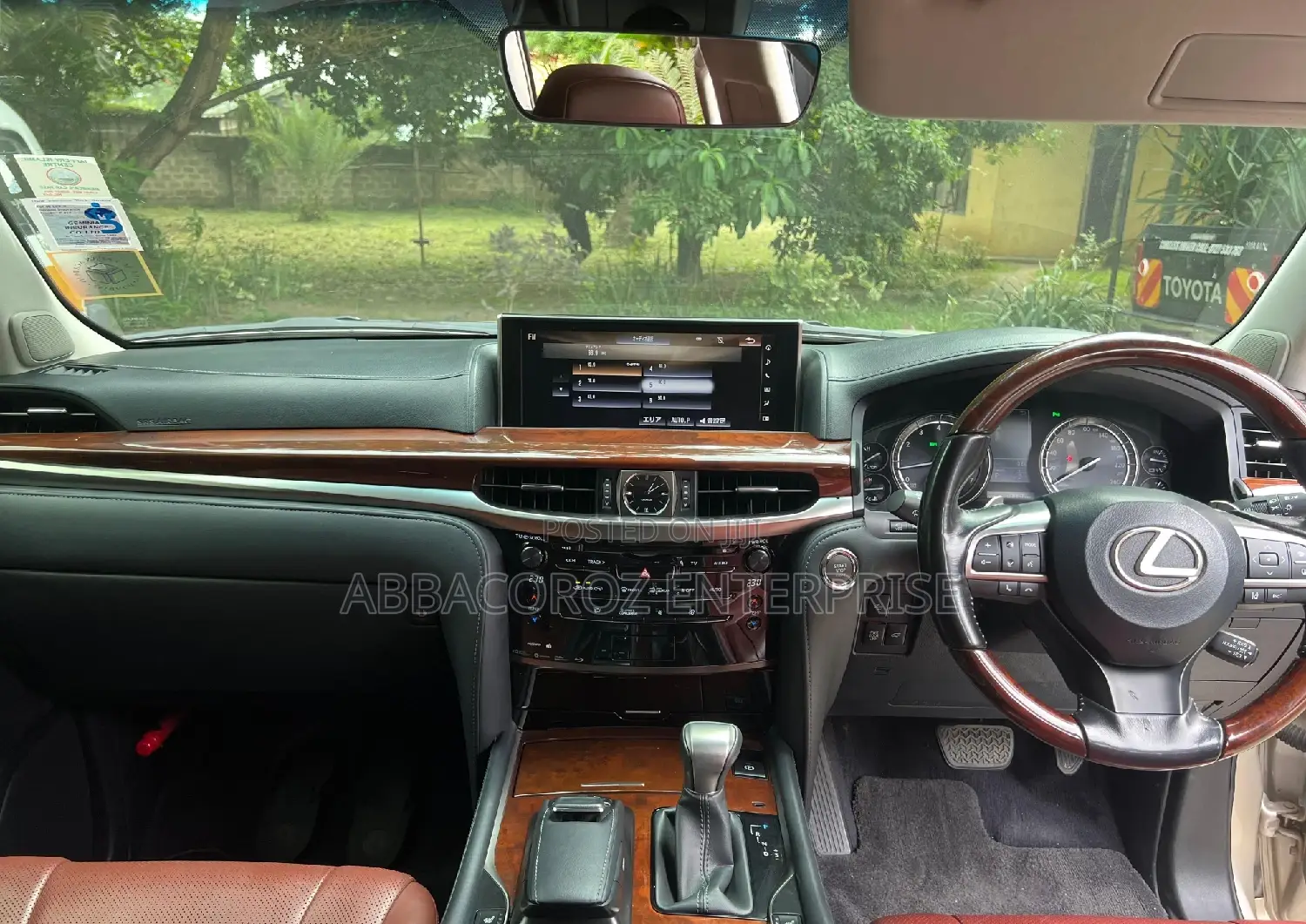 Lexus LX 570 AWD 2016 Gold