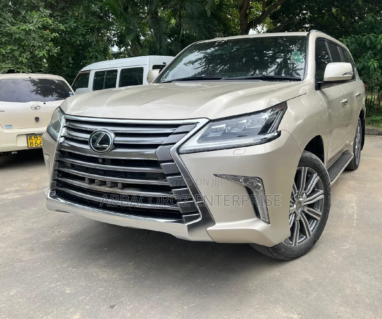 Lexus LX 570 AWD 2016 Gold