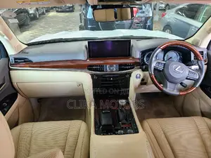 Lexus LX 570 AWD 2016 Pearl