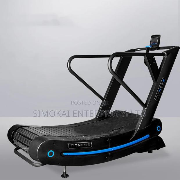 Curved Treadmill - main view