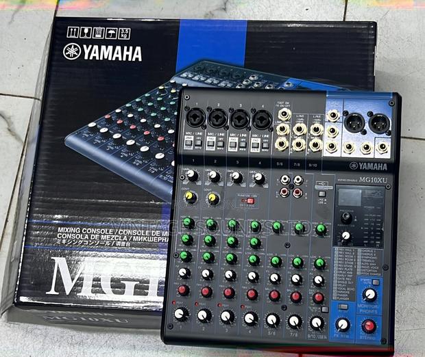 Yamaha MG10XU 10-Input Mixer With Built-in FX - main view