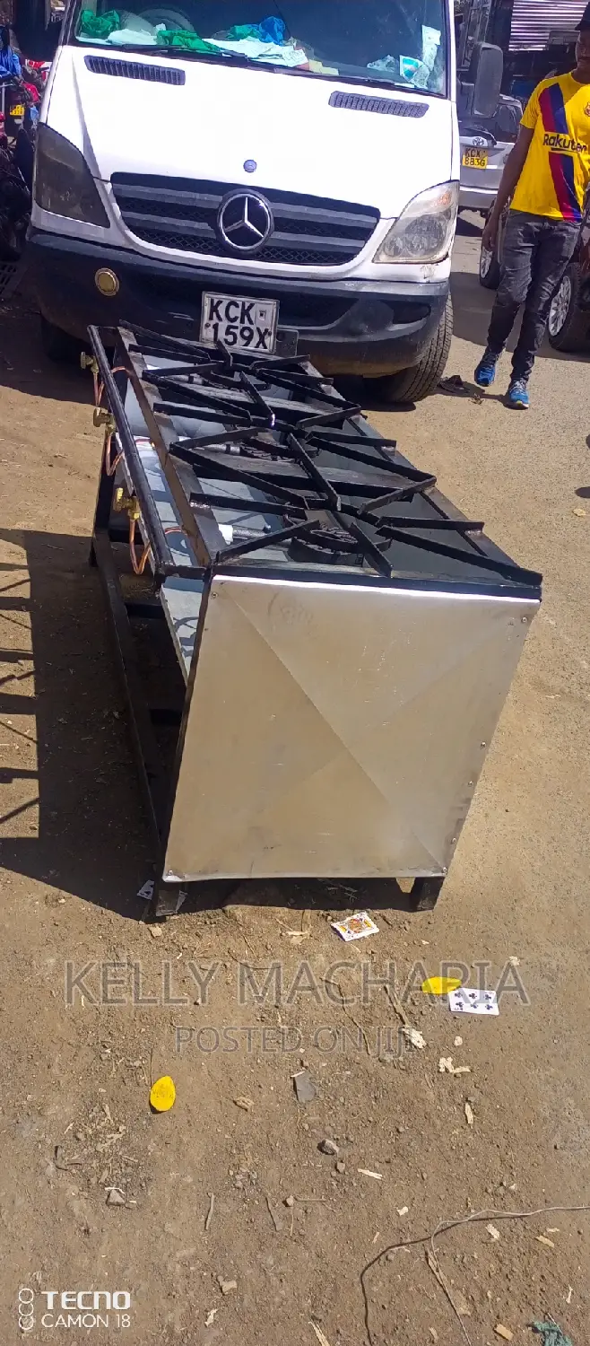 Commercial Closed Three Burner Gas Grill Jikos
