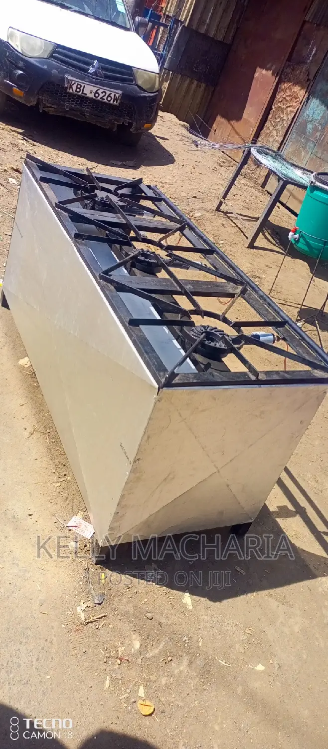 Commercial Closed Three Burner Gas Grill Jikos