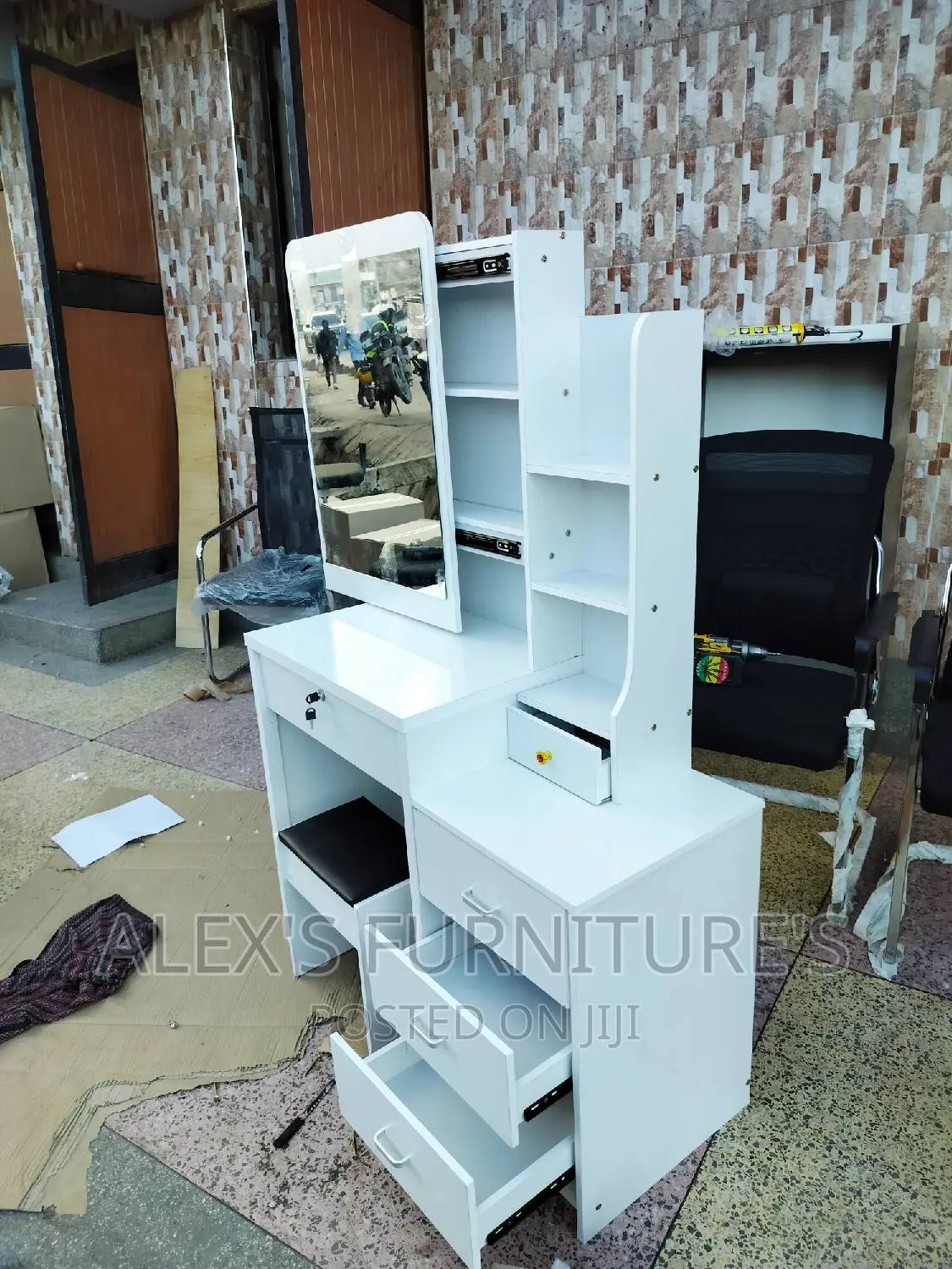 Durable Dressing Table Durable Dressing Table Durable