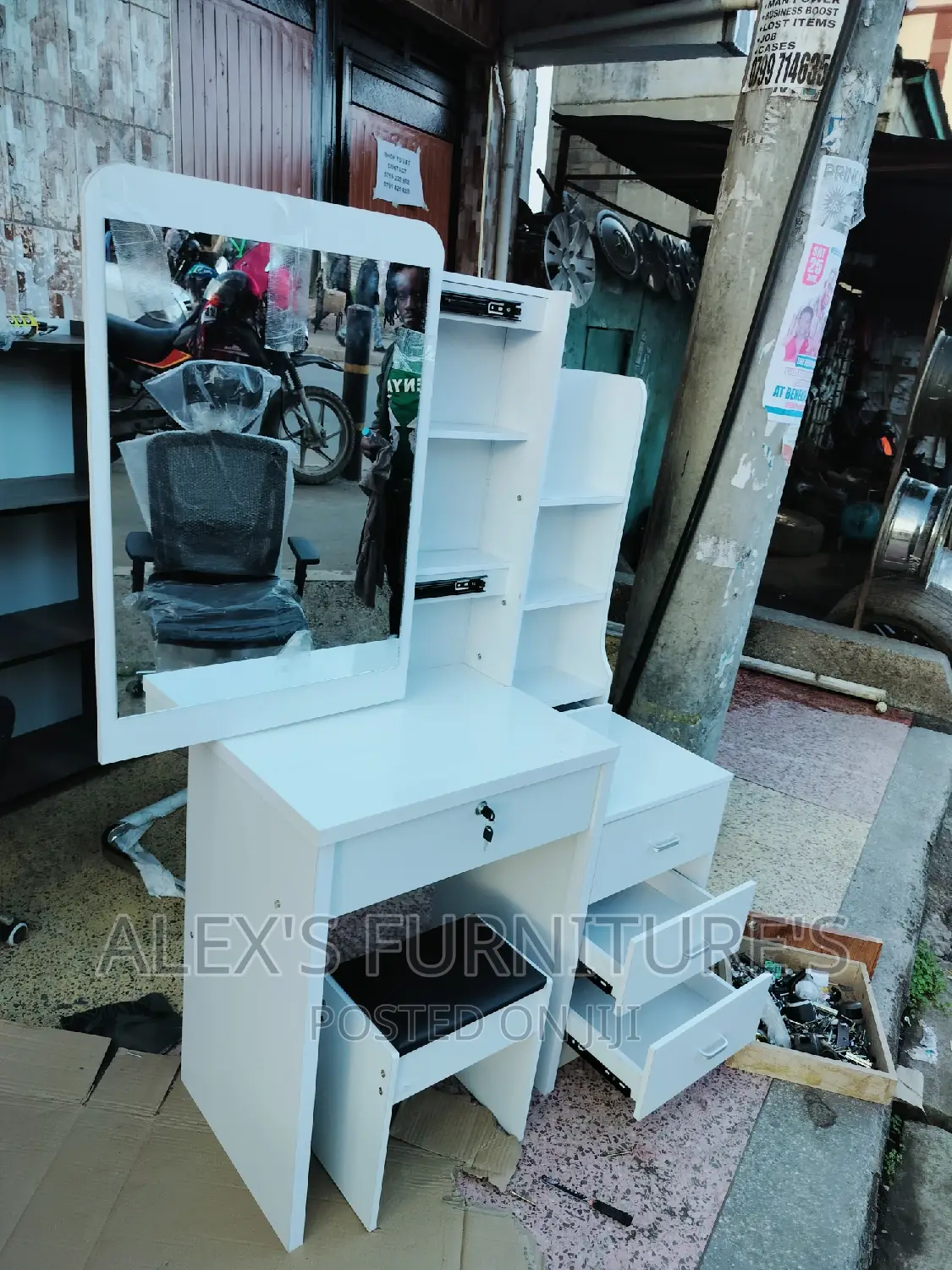 Strong Dressing Table Strong Dressing Table Strong Dressing