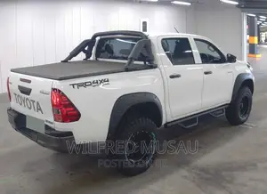 Toyota Hilux 2021 White