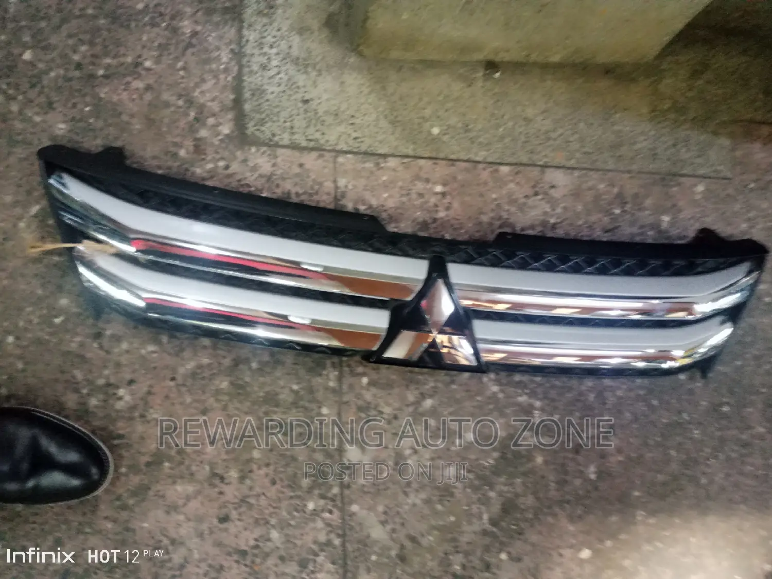 Mistubishi Outlander 2009 Model Grille.