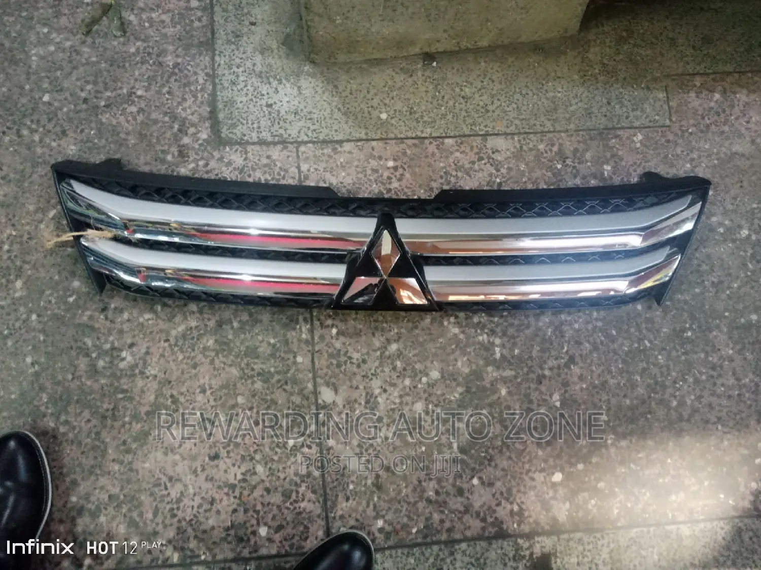Mistubishi Outlander 2009 Model Grille.