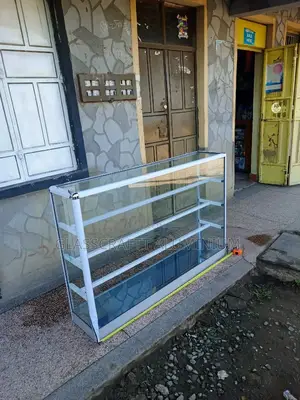 5 Feet Aluminum Showcase
