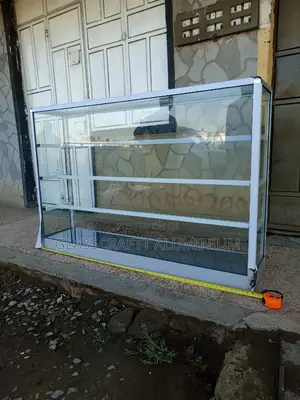 5 Feet Aluminum Showcase