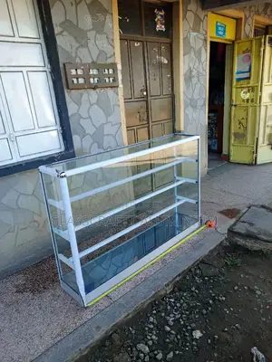 5 Feet Aluminum Showcase