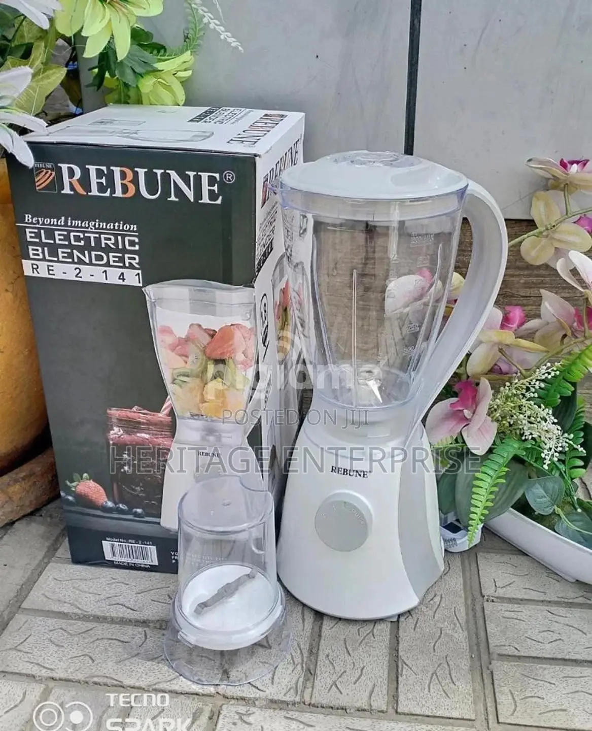 Electric Blender With Grinder.