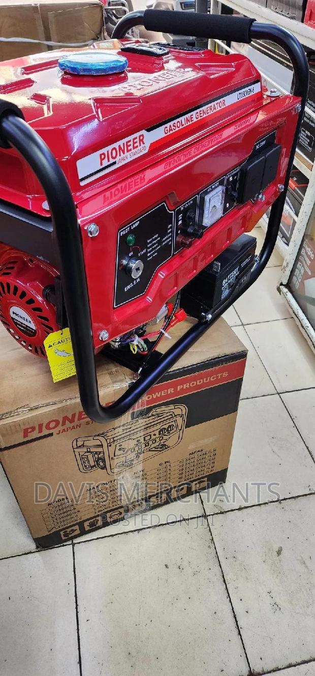 Power Generator Machine With Rope and Ignition Key - main view