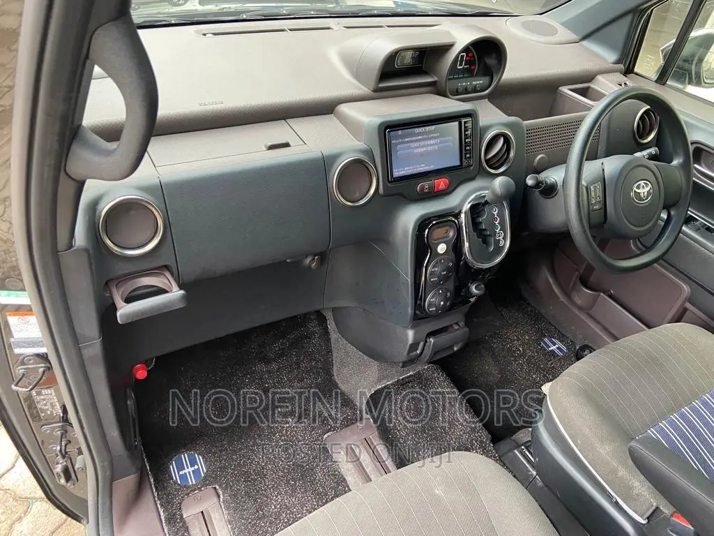 Toyota Spade 2017 Matt Black