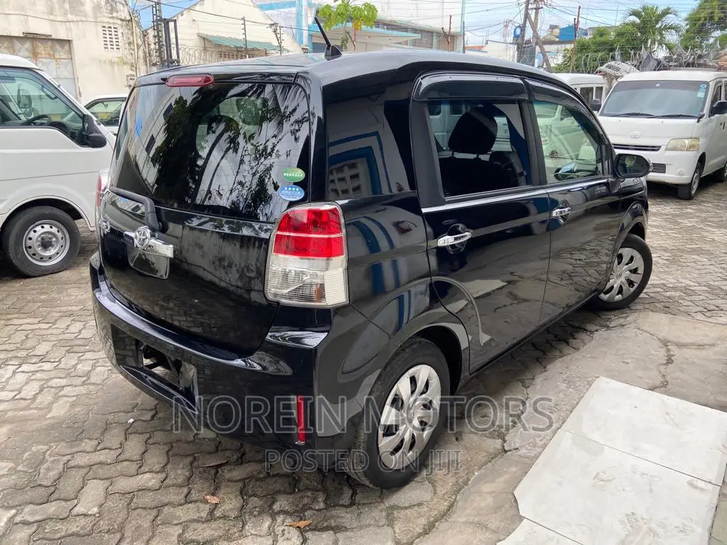 Toyota Spade 2017 Matt Black