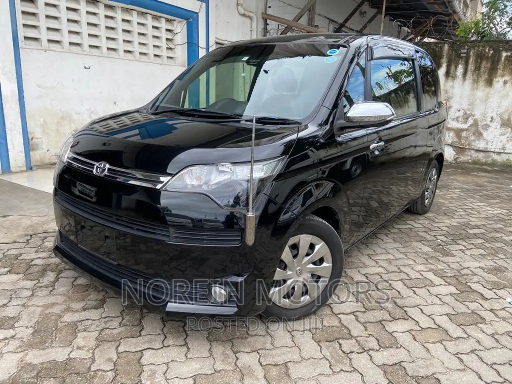 Toyota Spade 2017 Matt Black