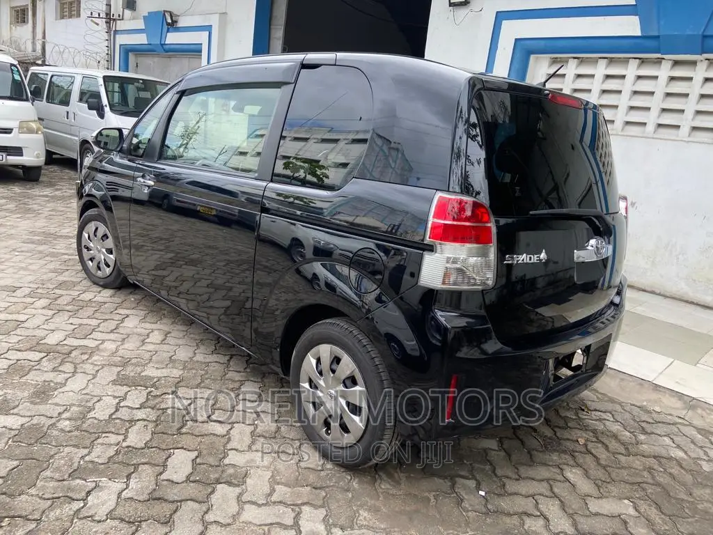 Toyota Spade 2017 Matt Black