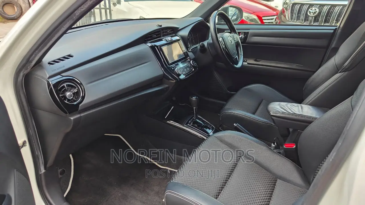 Toyota Corolla Fielder 2017 Pearl