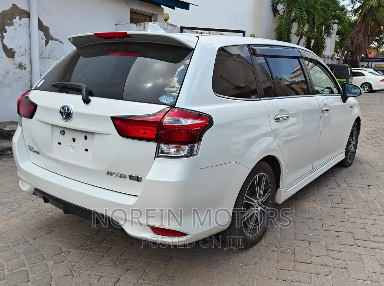 Toyota Corolla Fielder 2017 Pearl