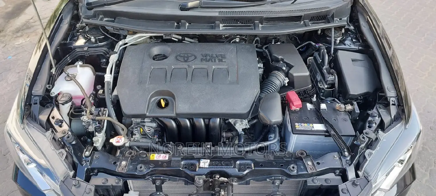 Toyota Premio 2018 Black