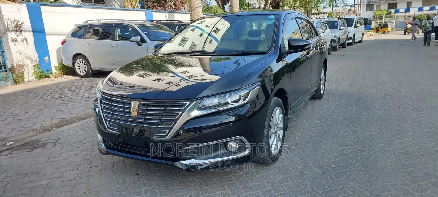 Toyota Premio 2018 Black