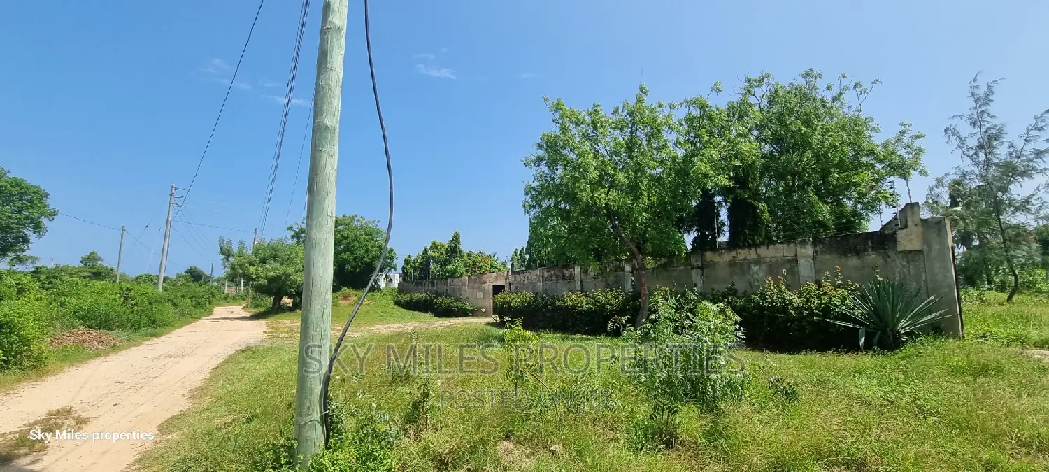 Serena, 1/2 Acre Land on Sale