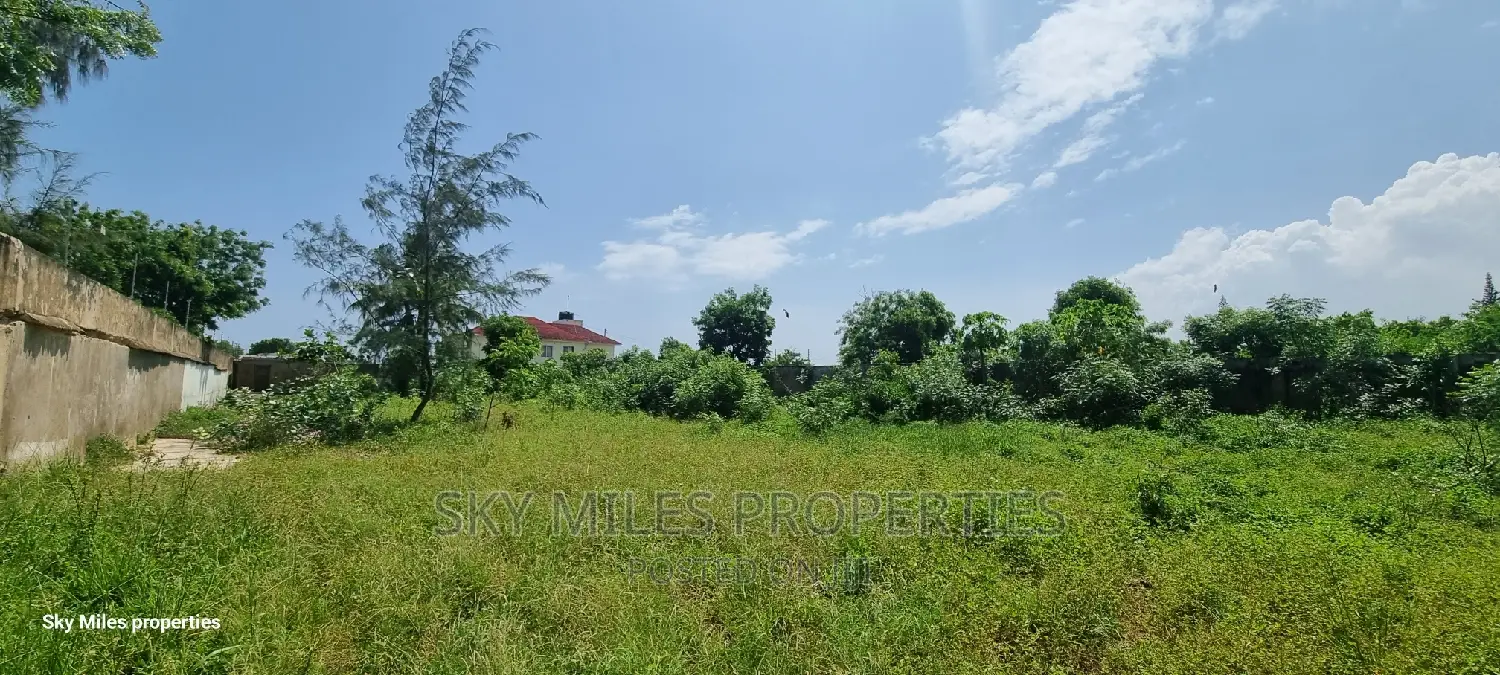 Serena, 1/2 Acre Land on Sale