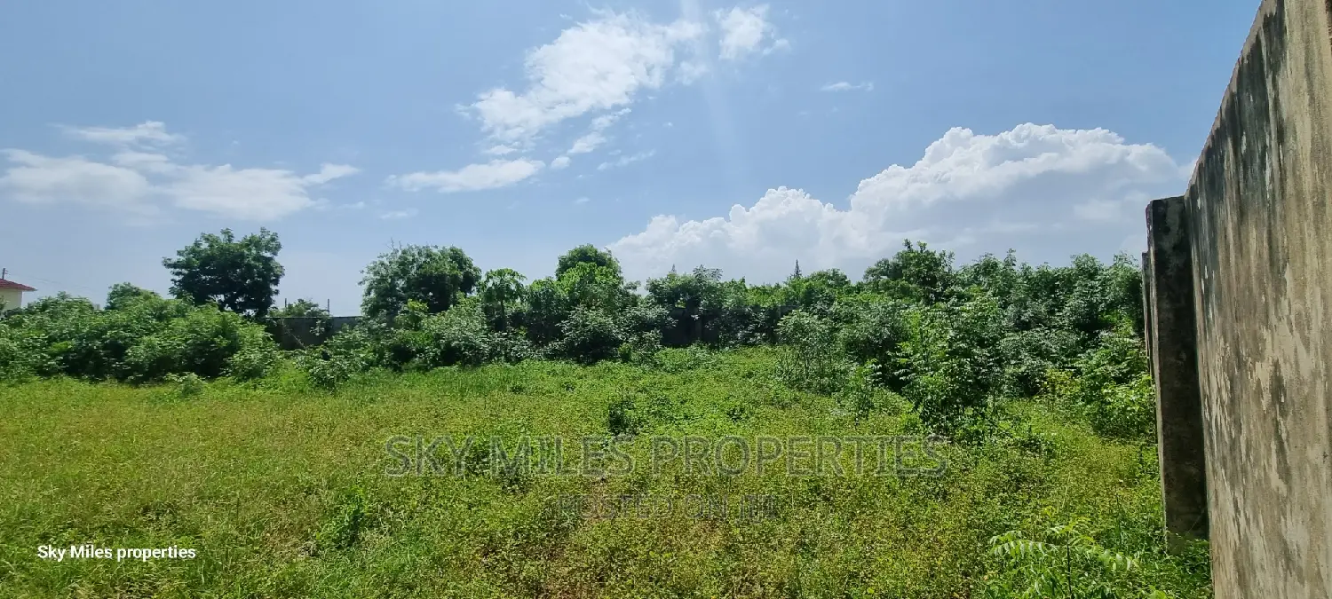 Serena, 1/2 Acre Land on Sale