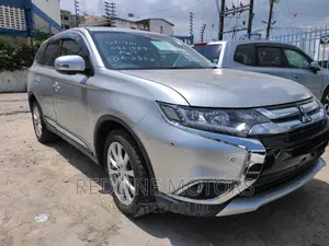 Mitsubishi Outlander 2018 Silver