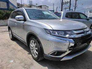 Mitsubishi Outlander 2018 Silver