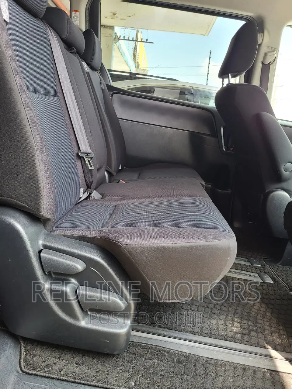 Toyota Noah 2.0 AWD (7 Seater) 2016 Black