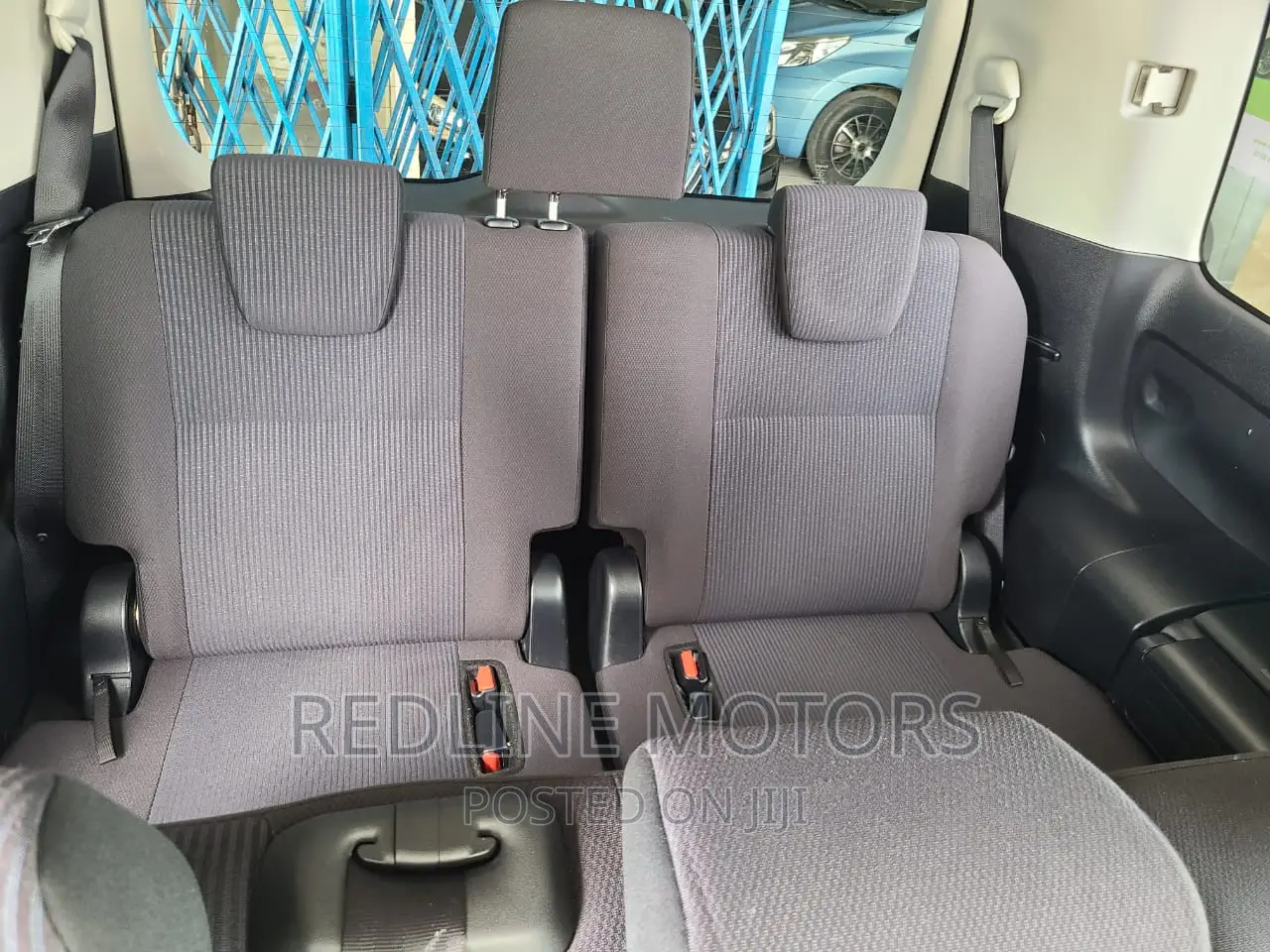 Toyota Noah 2.0 AWD (7 Seater) 2016 Black