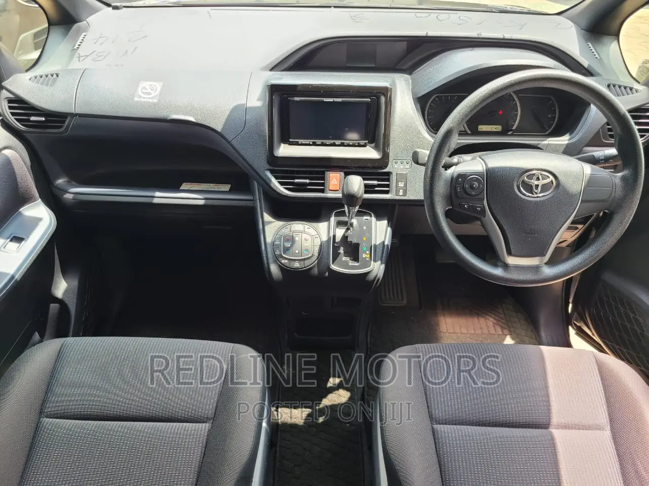 Toyota Noah 2.0 AWD (7 Seater) 2016 Black