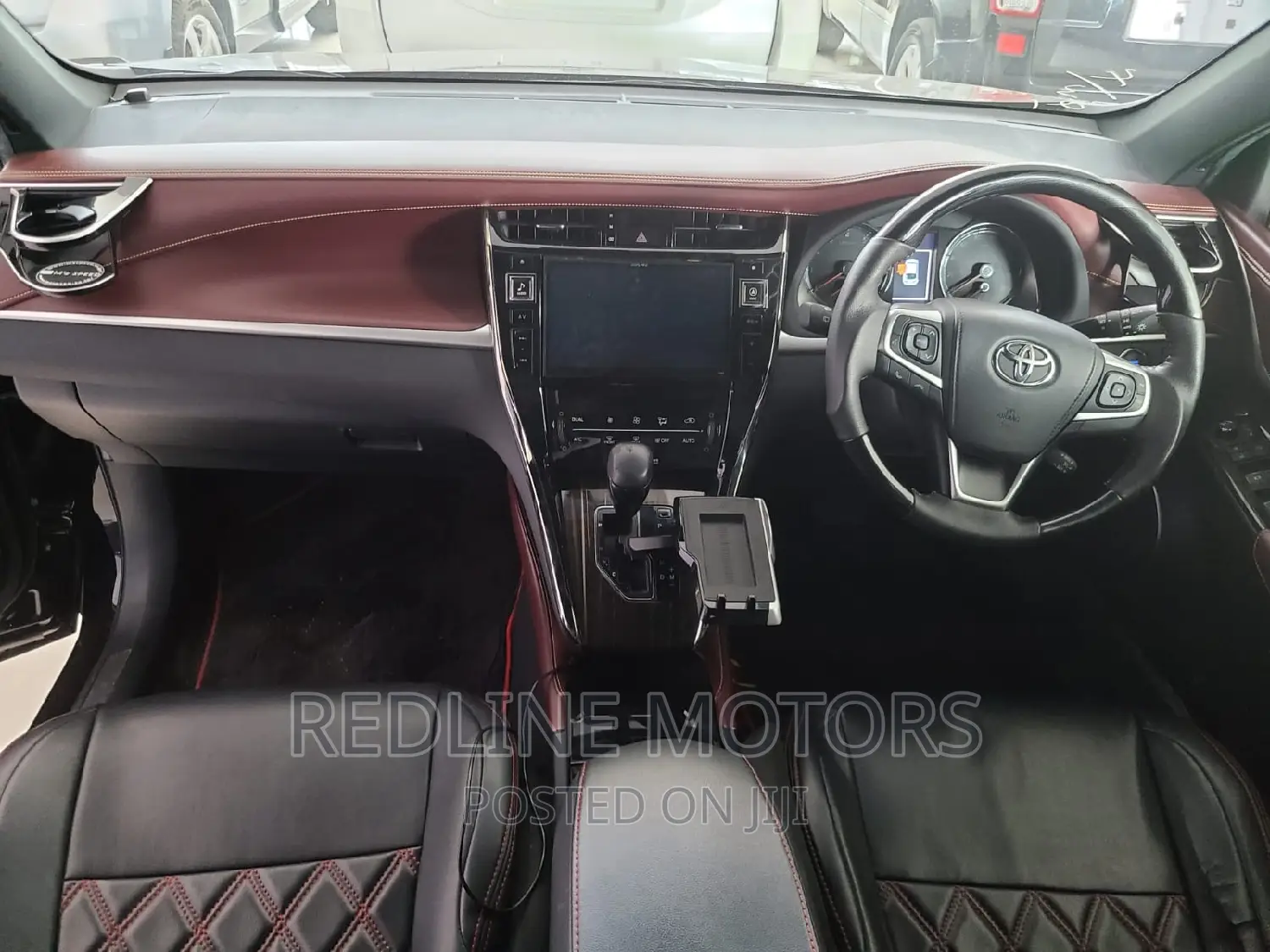 Toyota Harrier 2.0 4WD 2017 Black