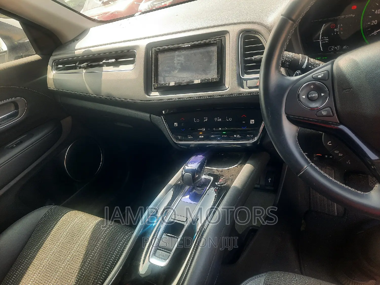 Honda Vezel 1.5 Hybrid 2WD 2017 White