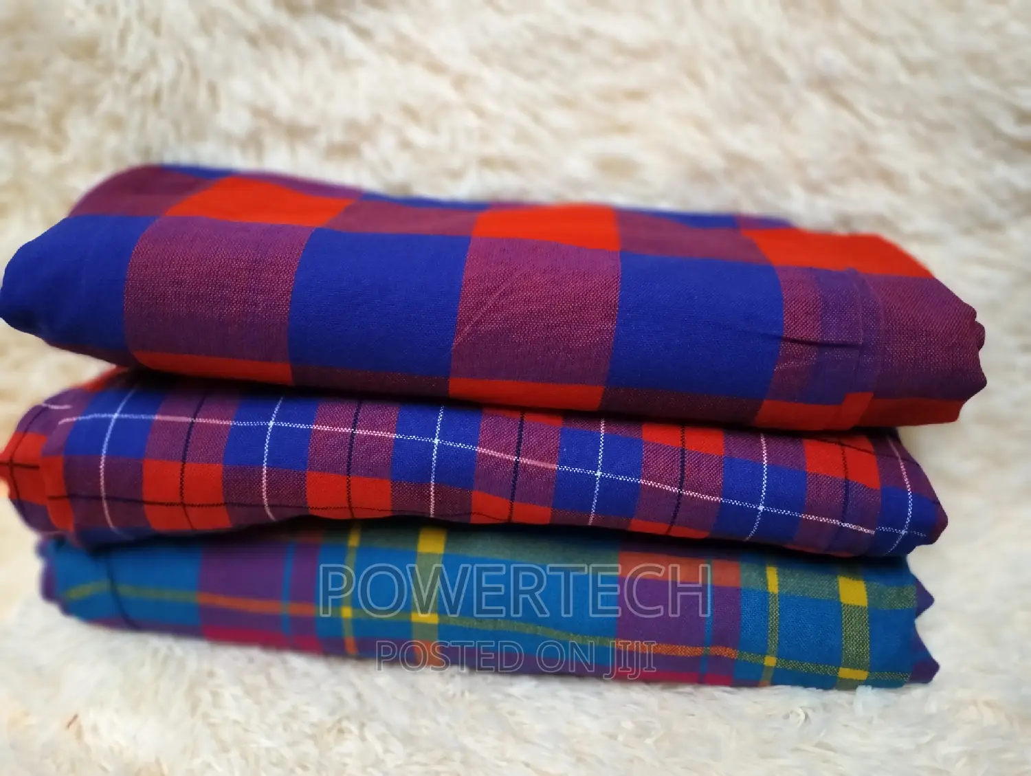 Maasai Shuka Throw Blanket
✓/ Traditional African Shuka