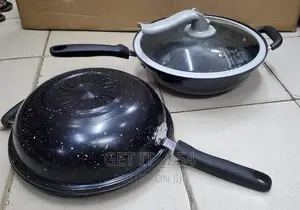 Deep Frying Pan With a Glass Lid _