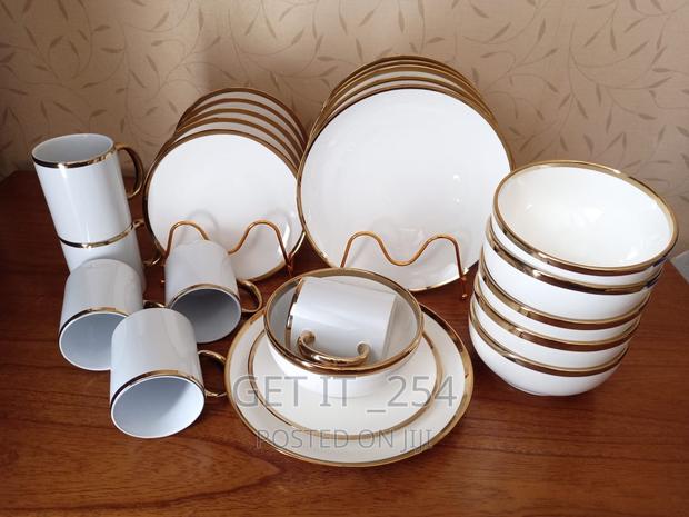 24 Piece Ceramic Dinner Set With Gold Rim 
6 Dinner Plates