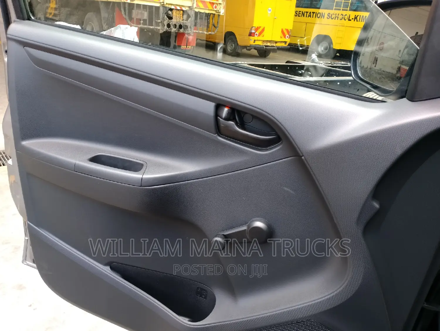 New Isuzu D-MAX 2023 Gray