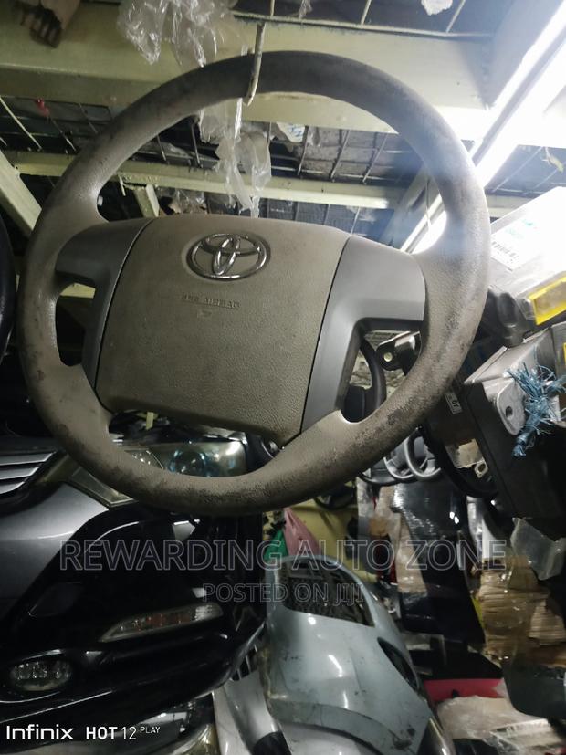 Toyota Voxy 2010 Steering Airbag.