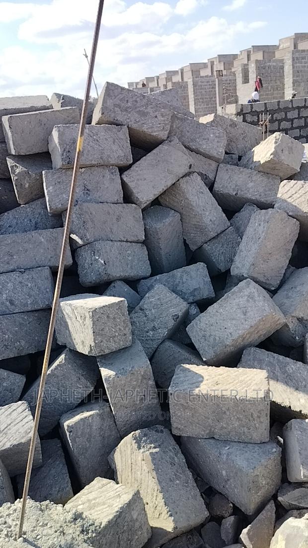 Ndarugo Stones, Machine Cut Stones