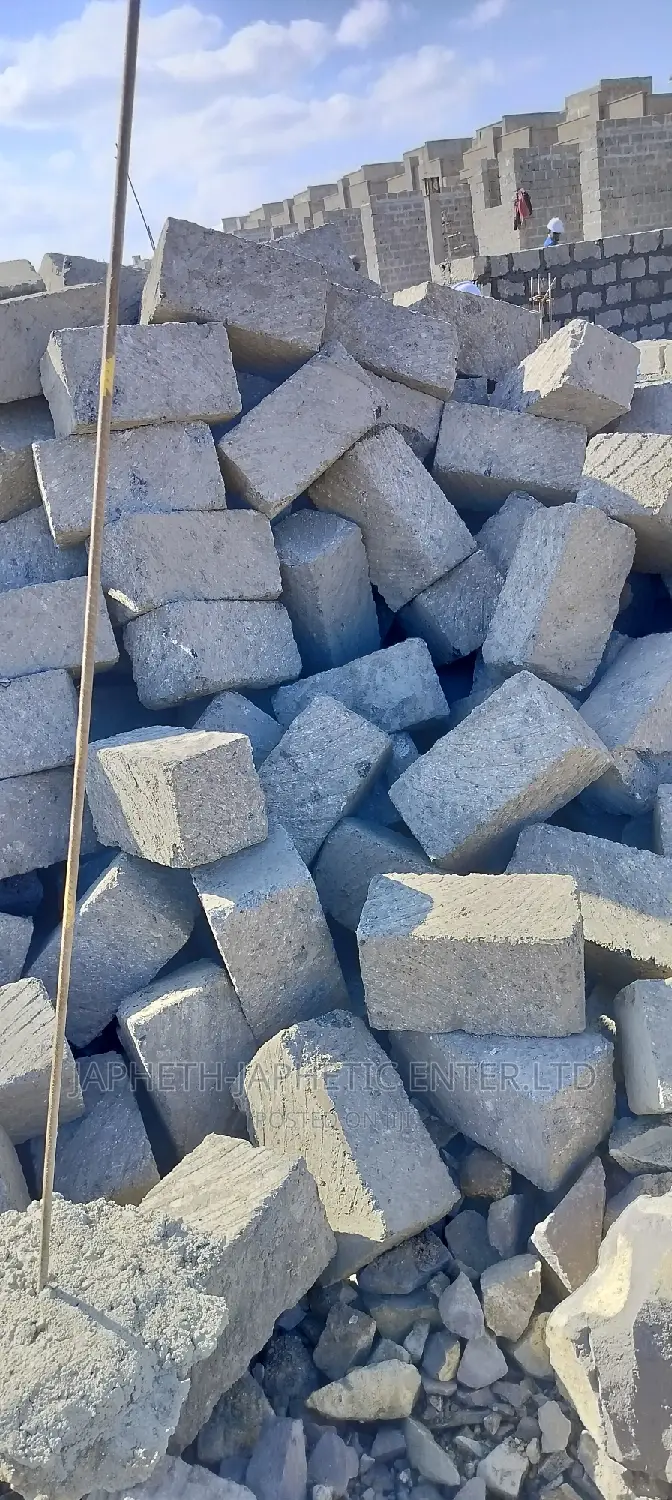 Ndarugo Mawe, Machine Cut Stones 